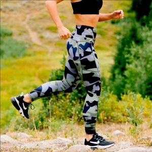 Zyia Camo leggings light and tights SOLD